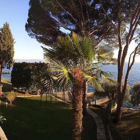 La Rosa Del Garda Apartment *